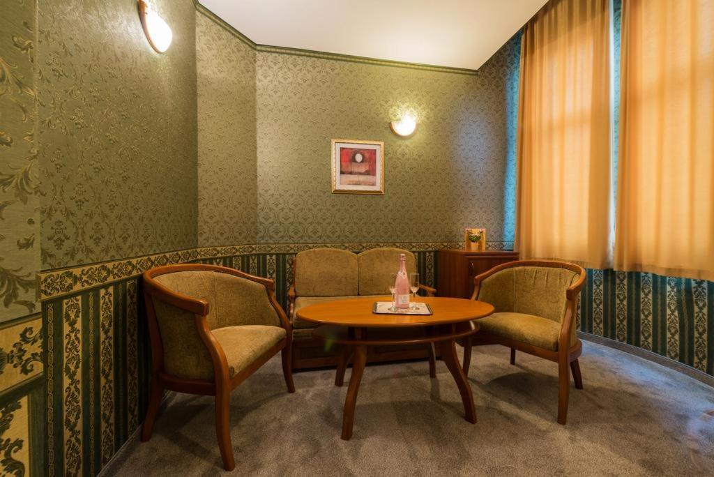 Family Hotel Chiplakoff Burgas Exteriör bild